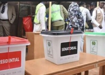 Amfani da waya a rumfar zabe babban laifine>>INEC