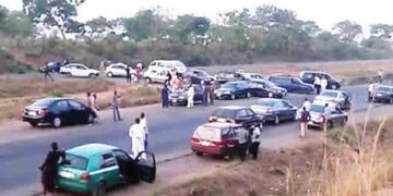 ’Yan Bindiga Sun Sace  Matafiya 30 Akan Babbar Titin Abuja Zuwa Kaduna.