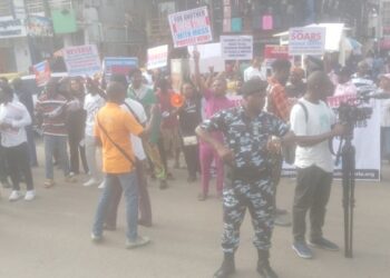 Yunwa Tayi Yawa:-  Zanga-zanga Ta Ɓarke A Jihar Legas A Safiyar  Ranar Demokradiyya