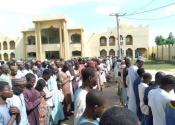 Yadda Aka Yi Wa Sarkin Gobir Alhaji Isa Bawa Sallahr Jana’izar Ba Tare Da Gawarsa Ba (Salatul-Ga’ib)