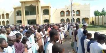 Yadda Aka Yi Wa Sarkin Gobir Alhaji Isa Bawa Sallahr Jana’izar Ba Tare Da Gawarsa Ba (Salatul-Ga’ib)