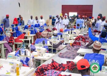 Gwamnan Kano Alhaji Abba Kabir Yusuf zai samawa matasa sama dubu sittin da uku aiyukan yi a cibiyoyin koyon dinki dake kananan hukumomin jihar Kano 44.