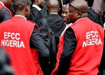 Yadda yan yahoo suka harbe jami’in EFCC har lahira.