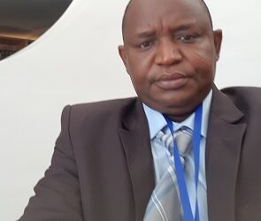 Rikicin Jihar Ribas; Bangarori Uku Ne Suke Rigima, Kamata Ya Yi Adakatar Da Bangarorin Uku Ba Biyu Ba:- In ji Prof. Abubakar Kari