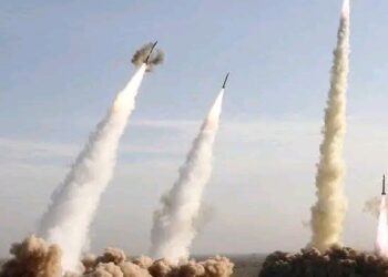 Yanzu Haka Iran Ta Kaddamar Da Hare-haren Makamai Masu Linzami Kan Sansanonin Sojin Amurka Dake Qatar Da Iraqi a Matsayin Ramuwar Gayya Kan Harin Da Amurkar Ta Kai Mata a Cibiyoyin Nukiliyarta