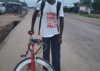 Matashin da ya taso dago Adamawa zuwa jihar Katsina a Keke ya yaba wa gwamnan Kano bisa manyan aikace-aikace