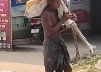 Wani Mutum Ya Haƙo Gawar  ’Yar Uwar Sa Daga Kabari Ya Kai Banki…