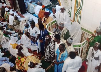 Wasu Mabiya Addinin Kirsita Sun Karɓi Kallamar Shahada  A Yau;  Yayin Gudanar Da Sallah Juma’a A Masallachin Tunawa Da Sheikh Abdullahi Ahmad Mai Kano Jallo Dake Garin Prag A Kasar Ghana