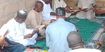 Suma Al’ummar Garin Zangon Nkawkawo Dake Ƙasar Ghana Sun Gudanar Da Walimar Saukar Karatun Al’qur’ani Mai Girma A Garin Prang Karƙashin Jagoranci Na’ibin Limamin Garin Malam Ibrahim